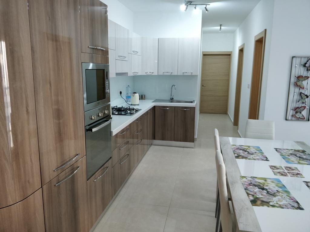 Sunstone Court Apartment St. Paul's Bay Exterior photo